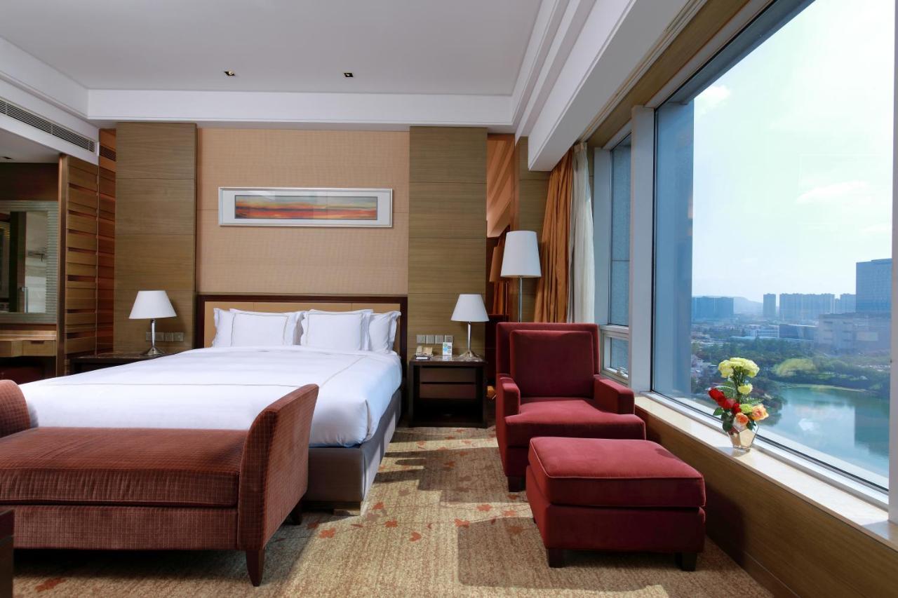 Crowne Plaza Nanjing Jiangning, an IHG Hotel Bagian luar foto