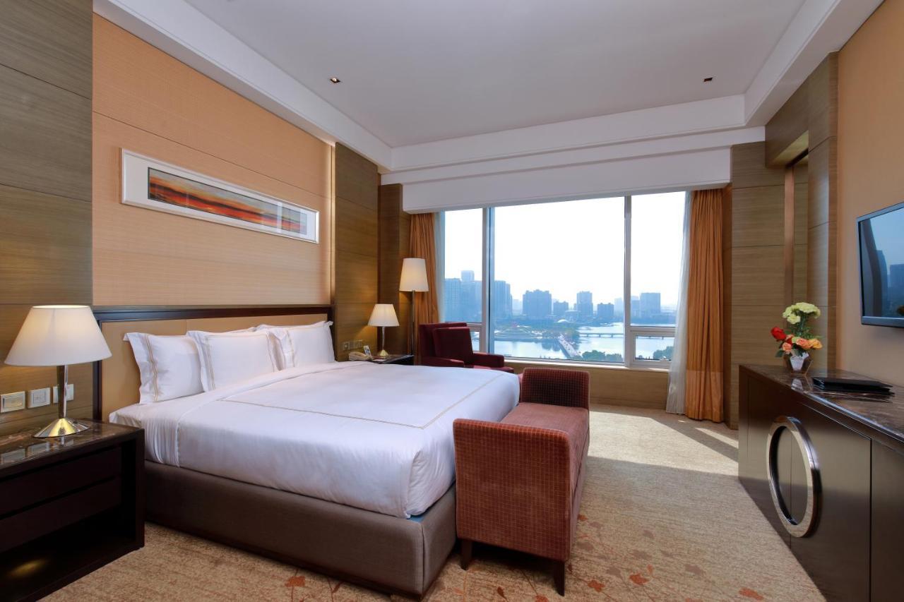 Crowne Plaza Nanjing Jiangning, an IHG Hotel Bagian luar foto